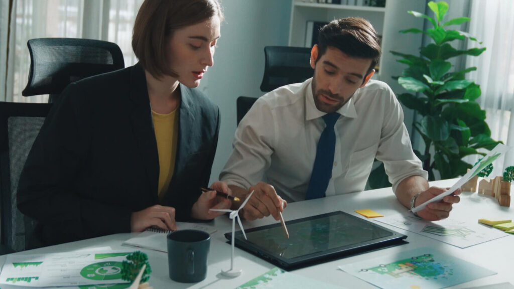 How Scaling Costs Affect Hiring Decisions